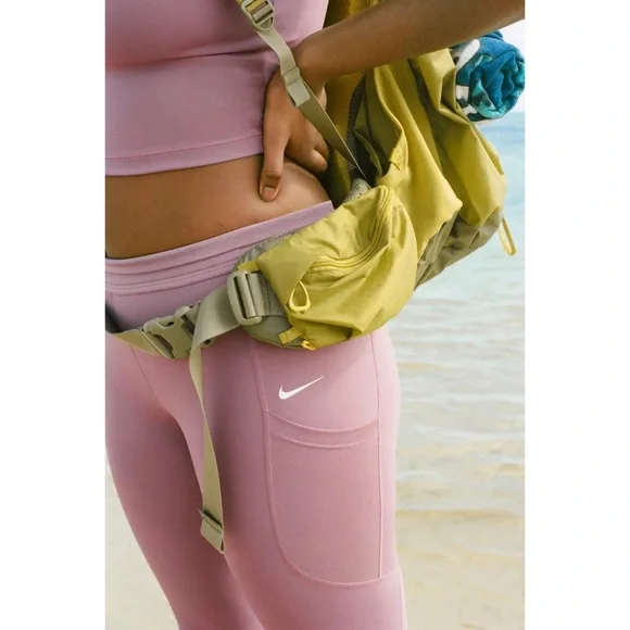 Nike Pro High-Waisted 7/8 Legging - Picture 6 of 7